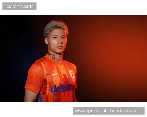 陈蒲边路停球失误摔倒引发球迷不满表现低迷遭热议