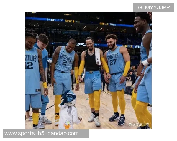 鹈鹕全队火力全开狂轰143分9人轮换8人得分上双展现强大实力 鹈鹕全队火力全开狂轰143分9人轮换8人得分上双展现强大实力